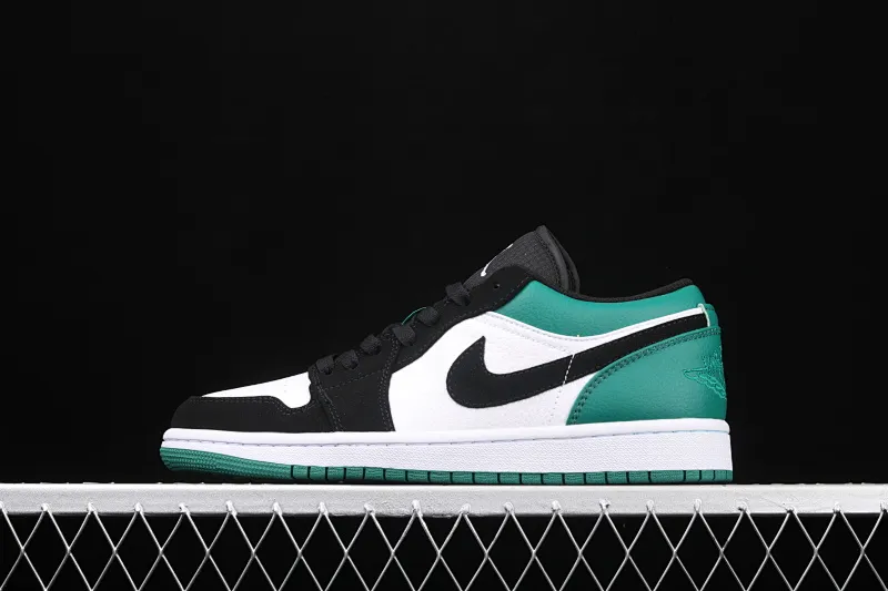 All Categories Air Jordan Jordan Series Basketball Shoes Air Jordan 1 Low New Version Air Jordan 1 Low AJ1 Joe 1 Low Top Leather Black Green Toe 553558-113
